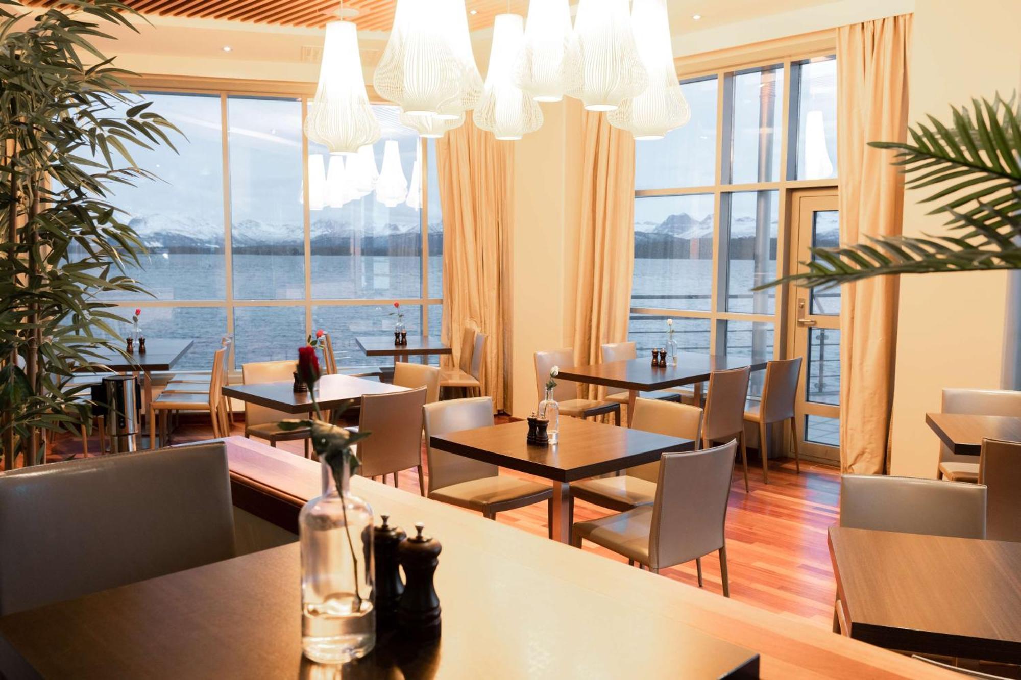 Scandic Seilet Hotel Molde Exterior photo